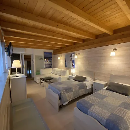 Residenze Ristorante & Diffuso - White 3* Фоджиа