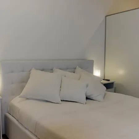 Residenze Ristorante & Diffuso - White ホテル 3*