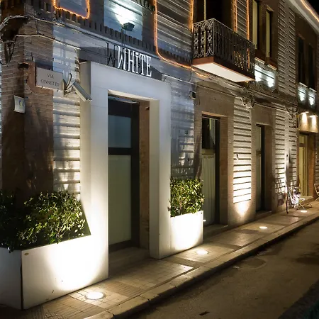 Residenze Ristorante & Diffuso - White 3* Фоджиа